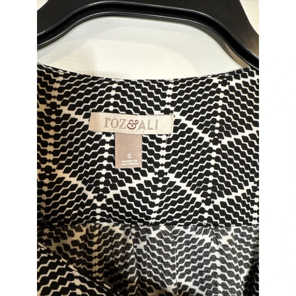 Roz & Ali Jacket Women's Medium M Black White Moto Blazer Geometric Long Sleeves